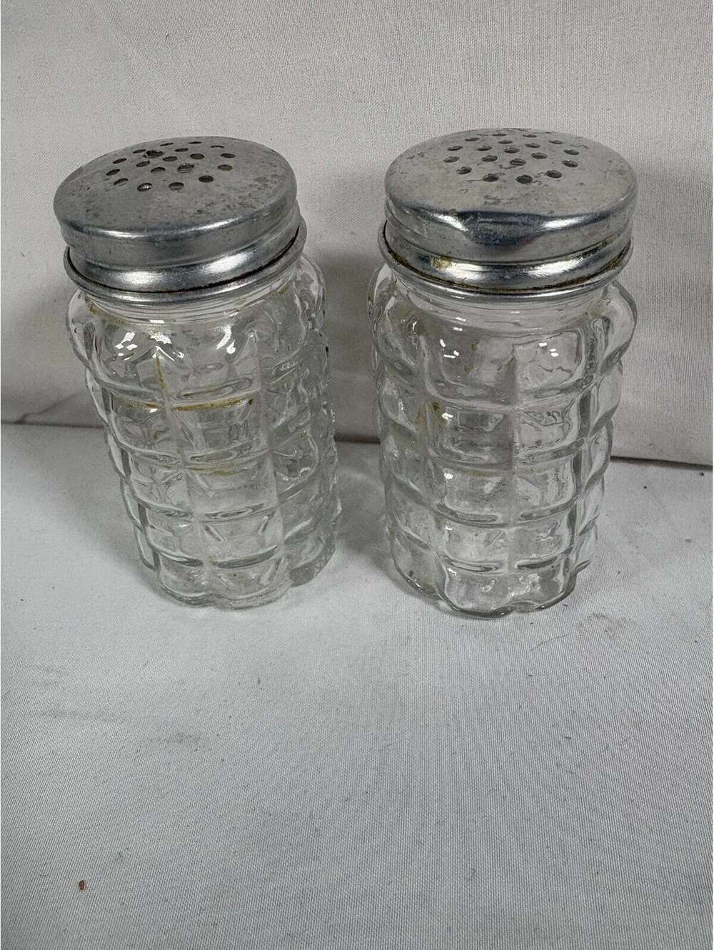 Vtg Anchor Hocking Shakers W/tin Tops